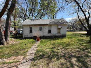 328 S Union St, Emporia, KS 66801