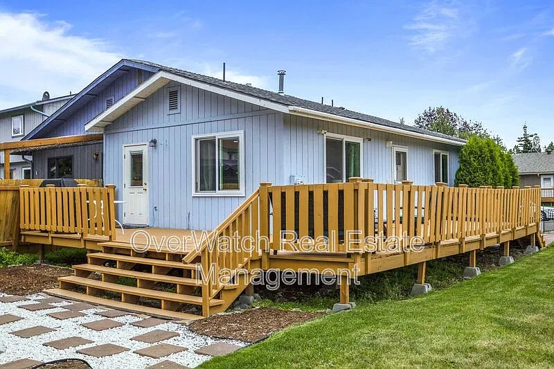2 bed, 1.0 bath, 880 sqft, $2,200 — Photo 2