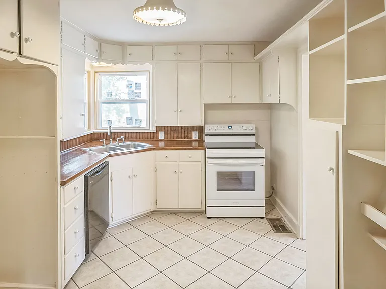 1105 S Chilton Ave — Photo 5