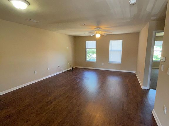 3rd image of 617 N Maple St #6c3450d59