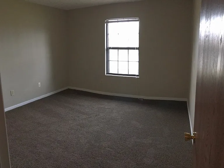 Cross Lakes Apartments — Photo 74