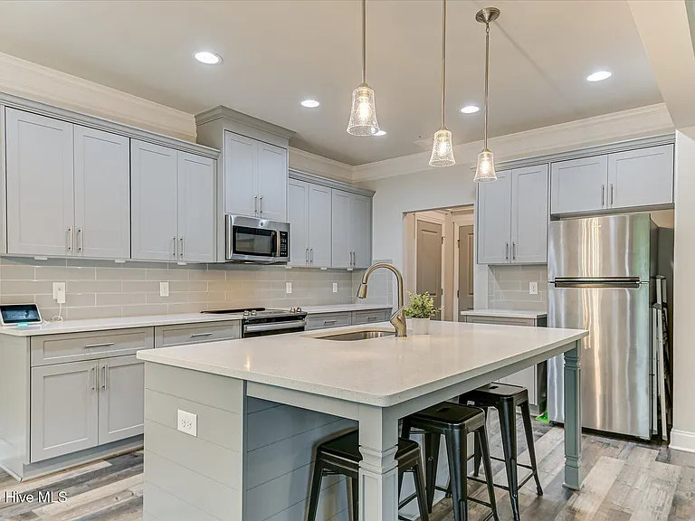5055 Huntley Trl — Photo 16