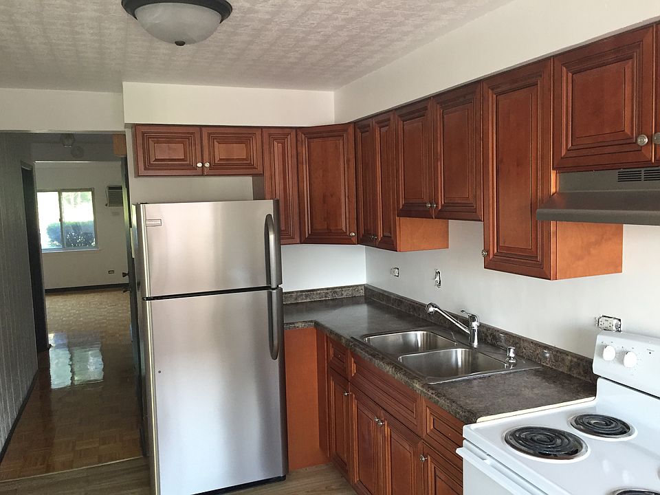 1st image of 8512 W 95th St APT 1E