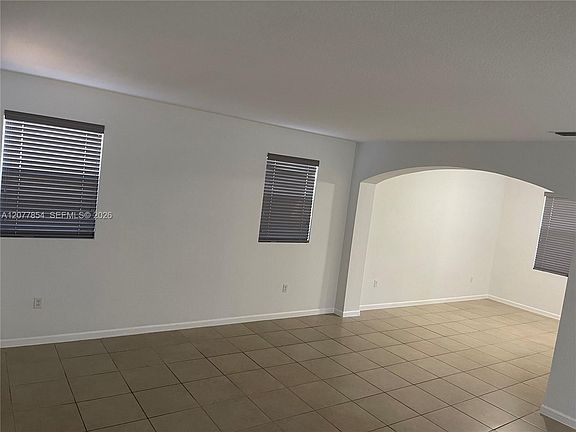 3rd image of 165 SE 21st Ter