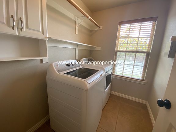 4th image of 320 Eastland Dr