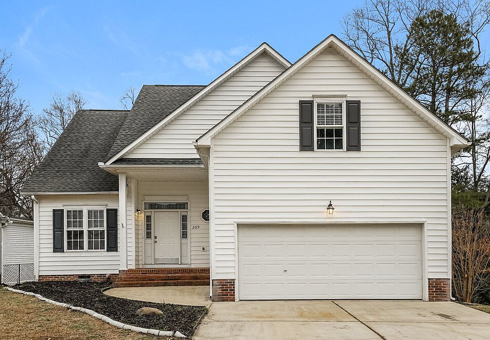 1st image of 209 Walnut Creek Dr