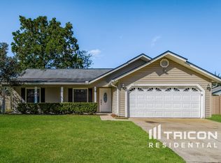 9715 Pembridge Dr S, Jacksonville, FL 32221