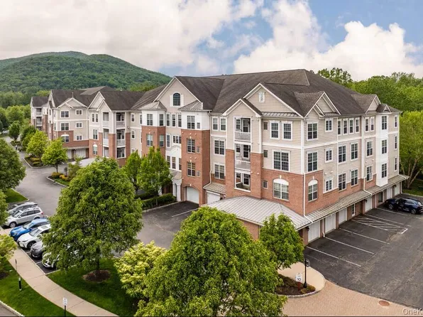 811 Regency Drive #802, Fishkill, NY 12524