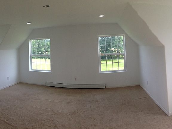 Upstairs Bedroom 2