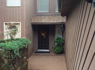 210 Colony Ridge Dr, Johns Creek, GA 30022