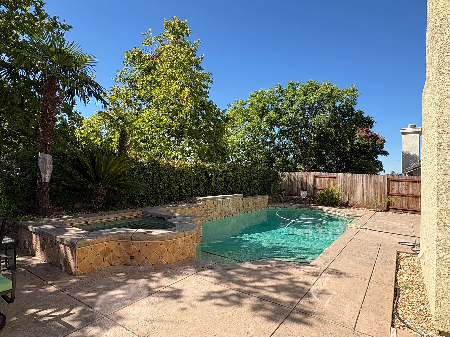 5 bed, 3115 sqft, $5,990 — Photo 3