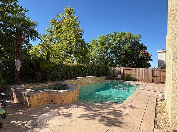 3rd image of 713 Sands Way