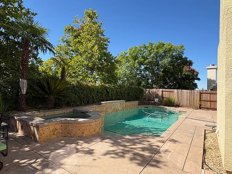 713 Sands Way — Photo 3