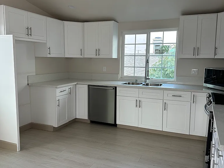 5862 W 83rd St #B — Photo 3
