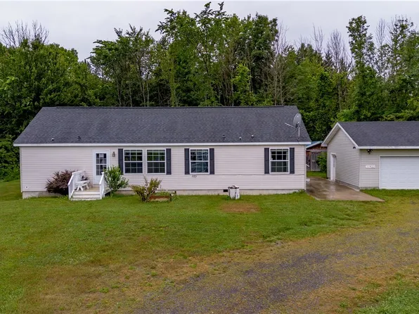 11423 Misty Meadow Dr, Cato, NY 13033