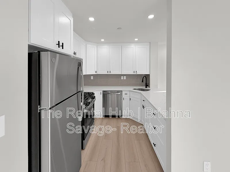 1 bed, 1.0 bath, 700 sqft, $2,950 — Photo 2