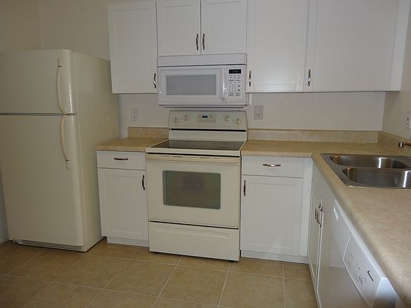 2nd image of 3284 Cloverplace Dr