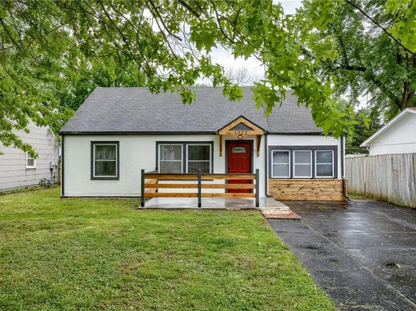 1922 S Cedar Ave, Independence, MO 64052