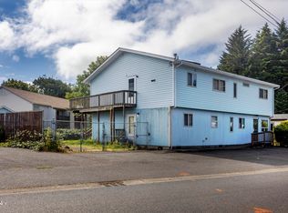 135 SW Strawberry Ln, Waldport, OR 97394