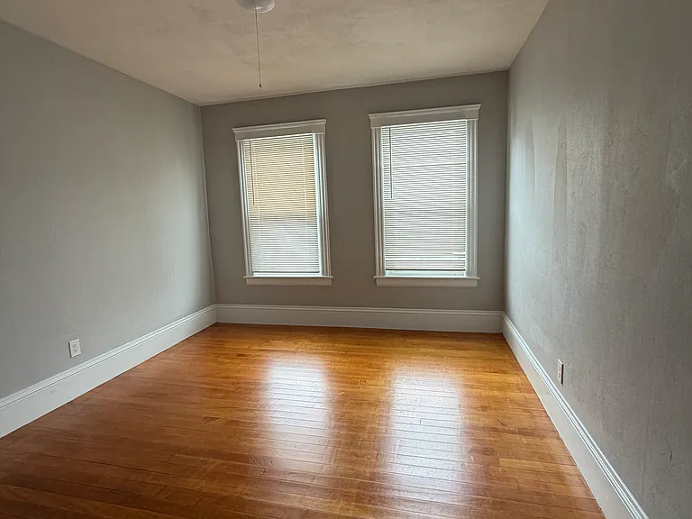 488 Park Ave #3 — Photo 13