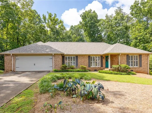 1656 Windcrest Dr SW, Marietta, GA 30064