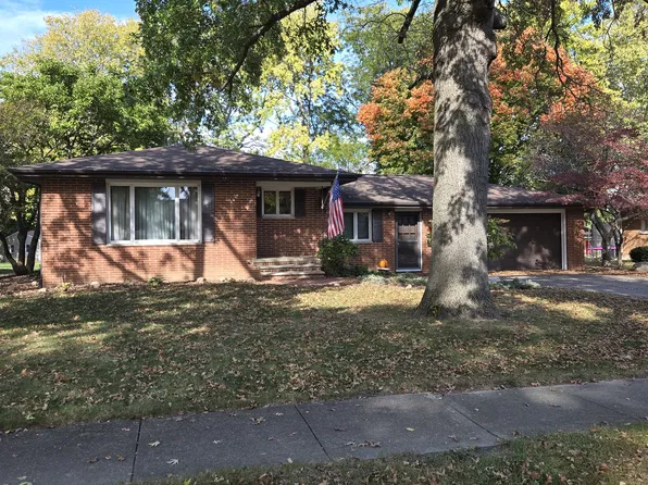 308 E Franklin St, Fisher, IL 61843