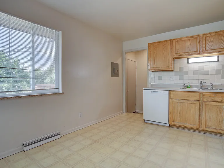 16270 W 14th Ave — Photo 6