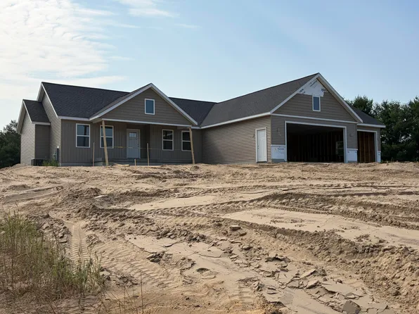 5500 Timberstone Ln, West Olive, MI 49460