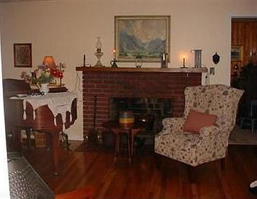 3rd image of 254 Chagrin Blvd