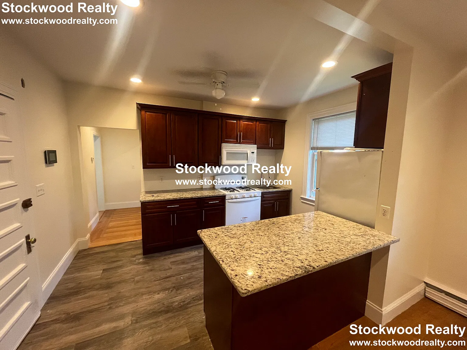 90 Lyndhurst Street — Photo 3