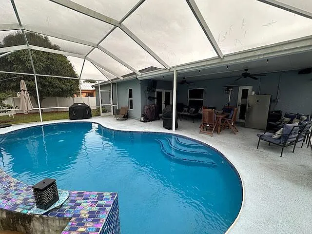 261 SW De Gouvea Ter — Photo 19
