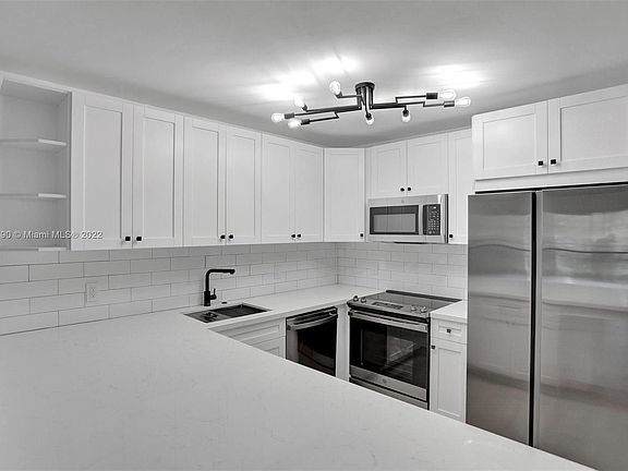3rd image of 195 Lakeview Dr APT 204