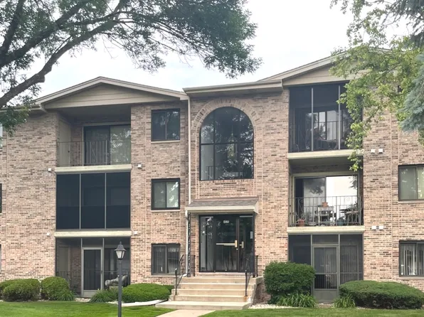 4926 134th St APT 209, Crestwood, IL 60418