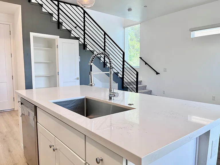 1247 E Colter St #11 — Photo 7