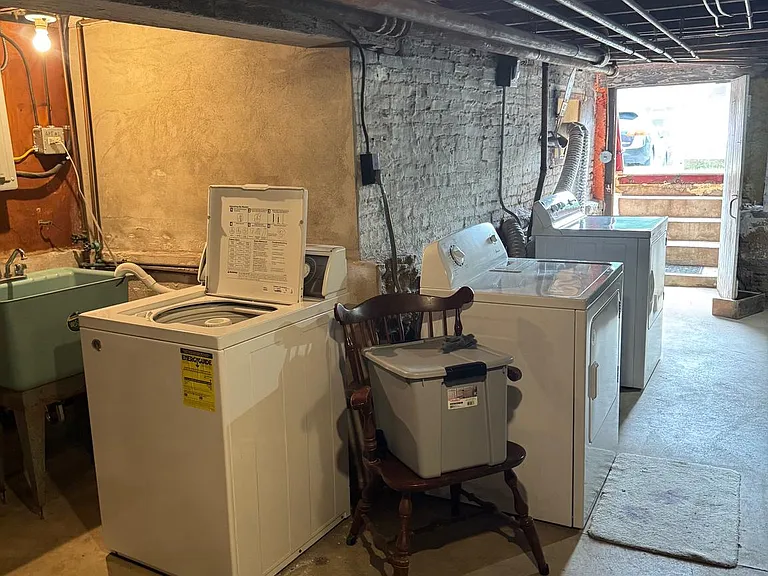 23 S Hess St #B — Photo 9