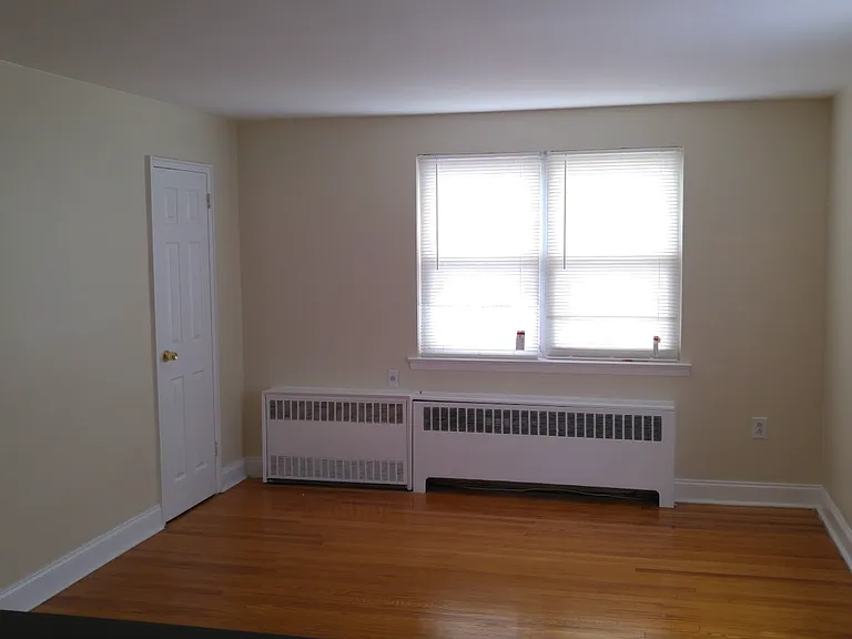 7517 Whitaker Ave #2 — Photo 3