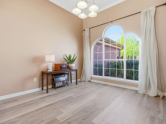 4th image of 3008 Brenda Dr