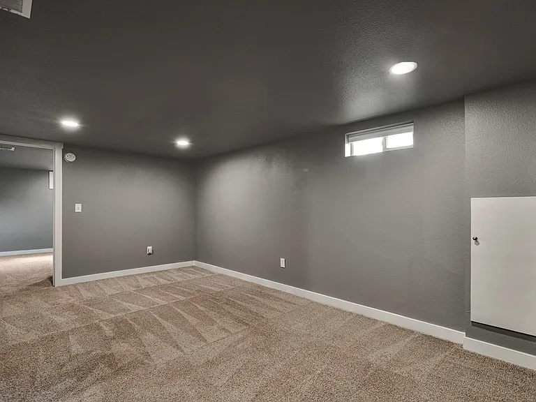 5231 Julian St — Photo 17
