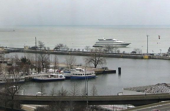 stunning views of lake and city!