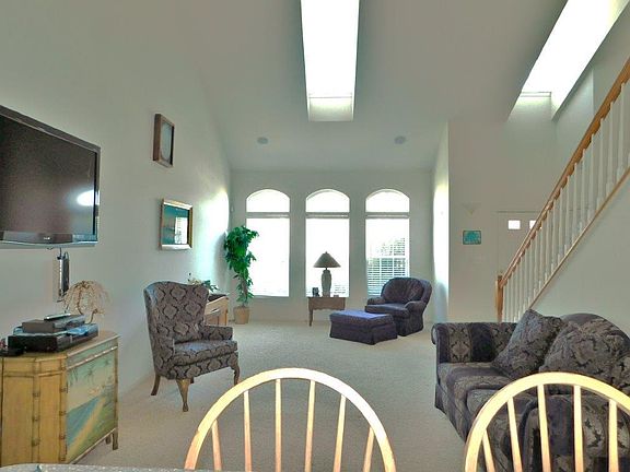 5th image of 37985 Bayview Cir E