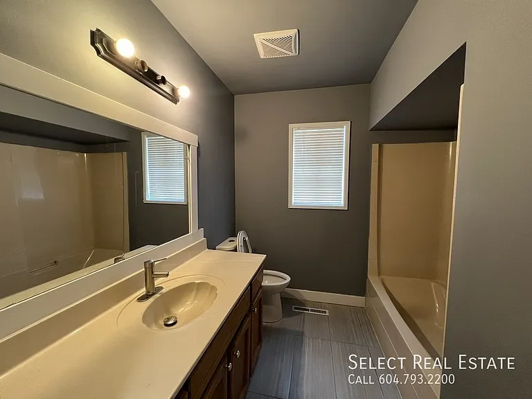 8565 Norman Cres #A — Photo 20