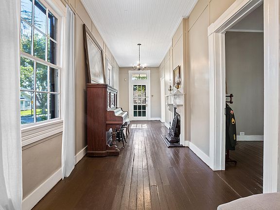 3rd image of 251 Seal Ave