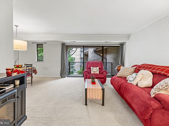 5th image of 8 Monroe St APT 301