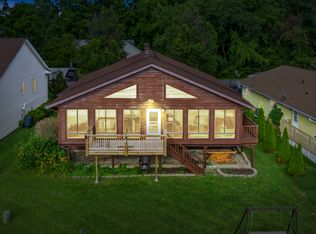 640 Candlewick Dr NE, Poplar Grove, IL 61065