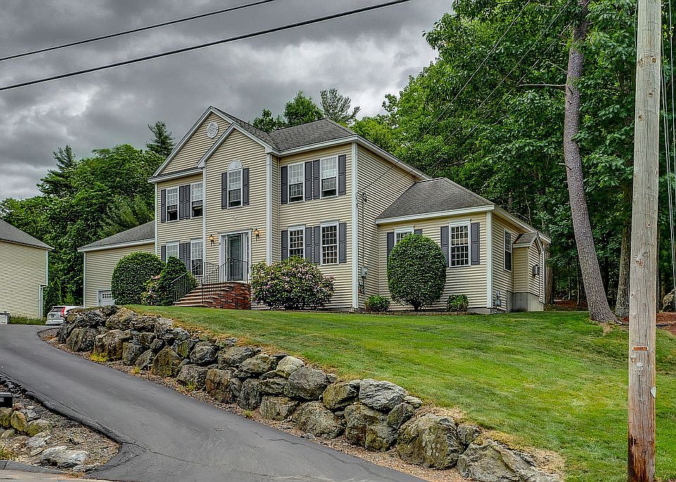 1st image of 20 White Oak Dr