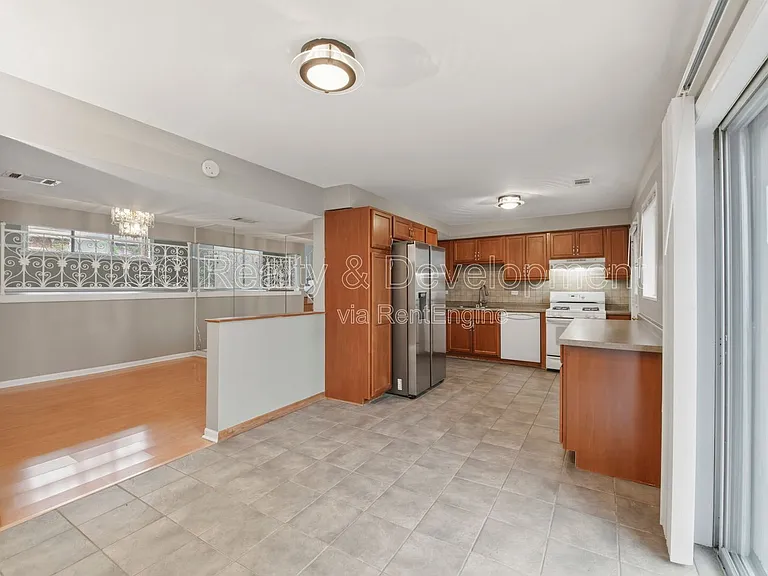 9517 Terrace Pl — Photo 7