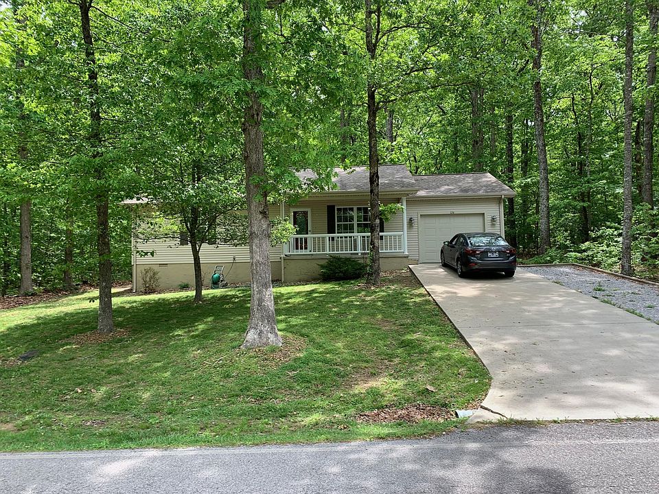 1st image of 124 Dartmoor Dr