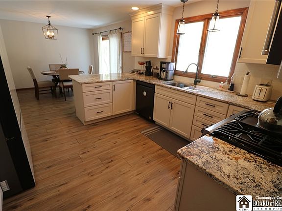 5th image of 1524 Sweet Rd