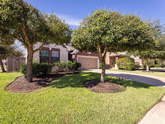 2nd image of 5531 Drumlin Field Way