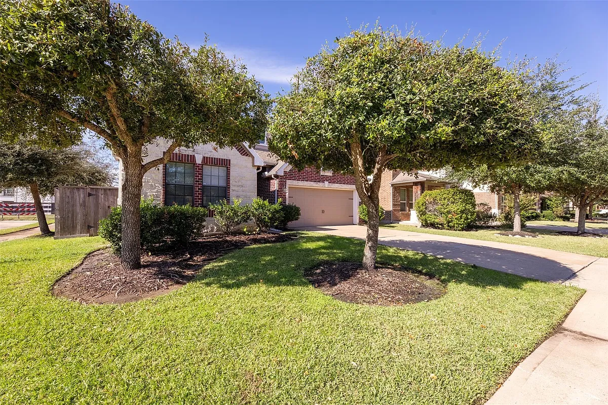 Building Photo - 5531 Drumlin Field Way